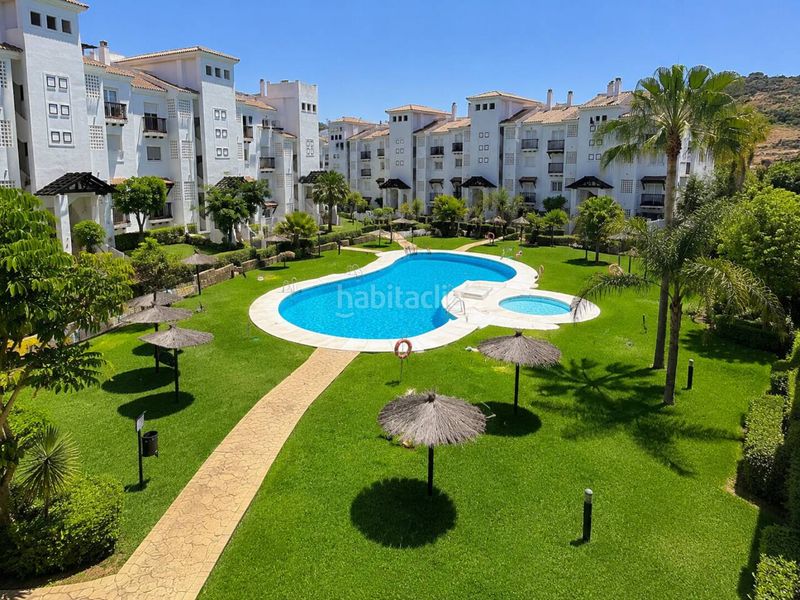 Foto 0bedf706-6da5-4510-859d-f062965c6032. Pis amb aparcament piscina a San Luis de Sabinillas Manilva