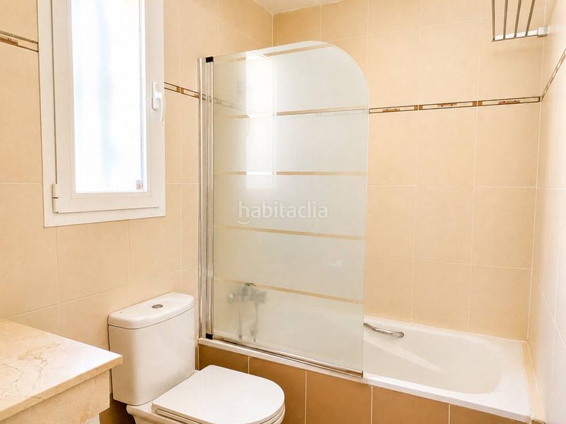 Foto 096474b0-530a-4f85-8ac7-cbc75a4787c8. Duplex avec parking piscine dans La Duquesa Manilva