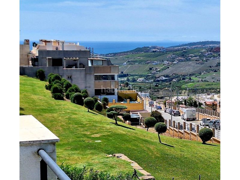 Foto d783bf40-616a-4236-ab51-9191c2cc9dd8. Àtic amb aparcament piscina a Doña Julia Golf Casares
