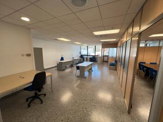 Lloguer Oficina a Avinguda de sant julià 1. Oficina con parking