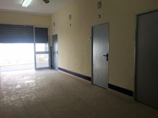 Local Comercial en Centro. Local a pie de calle con trasteros en funcionamiento