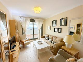 Miete Dachwohnung in Centro. Alquiler anual de ático con excelentes vistas