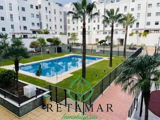Flat  Calle del tren de rota. Amplio piso de 3 dormitorios, 2 baños garaje, piscina comunitari