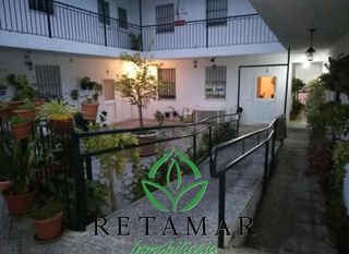 Flat in Casco Histórico - Zona Alta. Oportunidad de acogedora vivienda vpo en planta baja con garaje