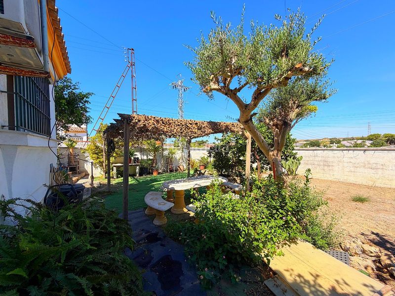 Foto ab6873b7-cd0a-484a-8544-a12570beb51e. Chalet mit parking in El Juncal - Vallealto Puerto de Santa María (El)