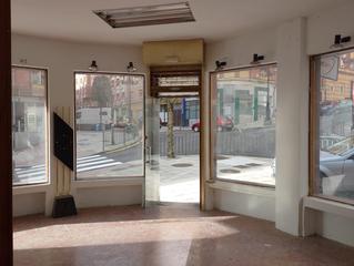Local Comercial en Calle Maximiliano Arboleya 13