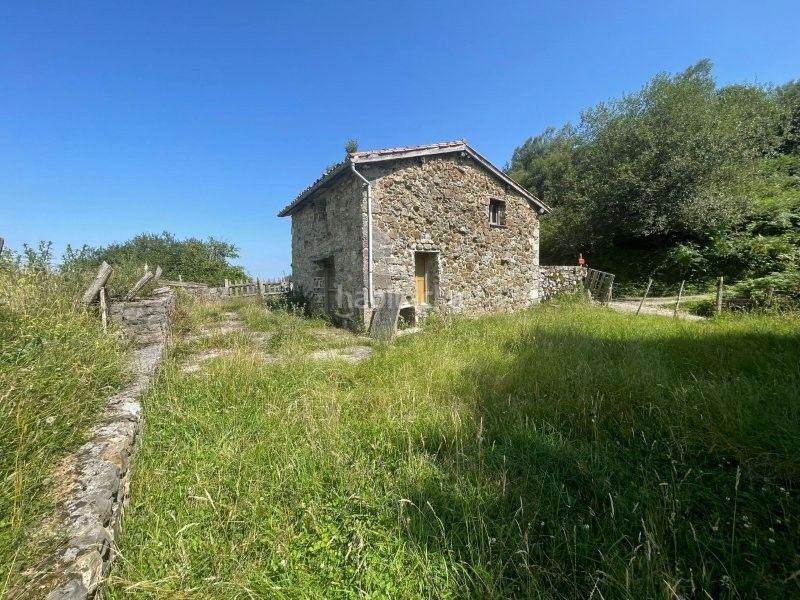 Foto d65b4141-b9fa-494d-8a84-127aab75d070. Masia a n/a a Piloña