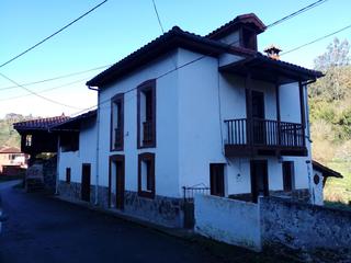 Mas à Calle alcubiella 12. Casa para reformar con terrenos en venta en alcubiella. grado. a