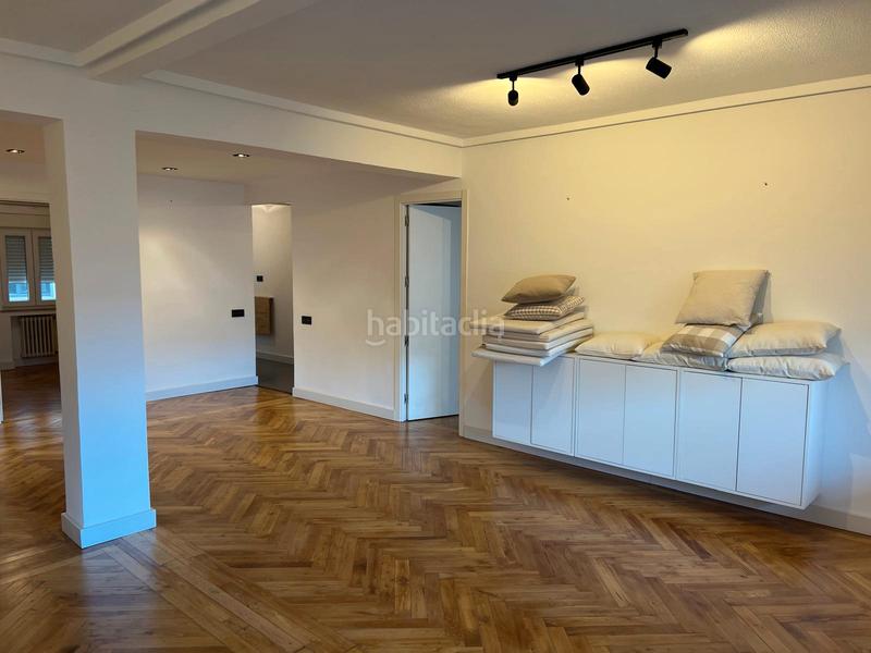 Foto 0866aa24-b835-441a-b335-480efa82558c. Miete etagenwohnung in calle cervantes 7 in Parque San Francisco - Uría Oviedo