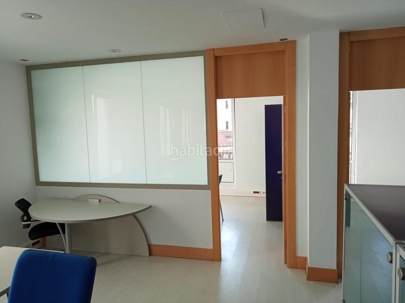 Foto 06f863bd-87b8-473a-bd15-3bf91e788630. Rent office space in calle palacio valdés 1 in Salesas - Foncalada - Campoamor Oviedo