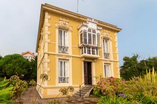 Xalet en Calle isla de la erbosa 1a. Casa de indianos en venta en luanco. asturias