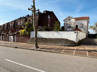Chalet  Avenida de los monumentos 41. Chalet en venta en ciudad naranco. oviedo. asturias.