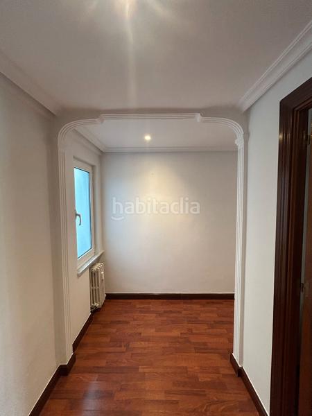 Foto c1f033f9-0786-4563-b0eb-75ad295910ad. Piso en calle de san juan 8 piso en venta en la calle san juan. . asturias en Oviedo