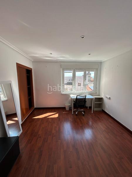 Foto e90494bf-d080-4eb1-9972-a01098af0e72. Piso en calle de san juan 8 piso en venta en la calle san juan. . asturias en Oviedo