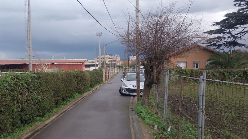Foto adbdfa62-dbc4-482e-b2f7-61bf0707667d. Terreny residencial a camín del tate 255 a Jove Gijón