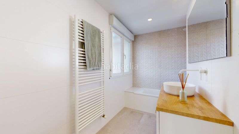 Foto 8be01184-6183-4d1a-b5e9-9733647ebf10. Dúplex a calle darío de regoyos 25 a Fozaneldi - Tenderina Oviedo
