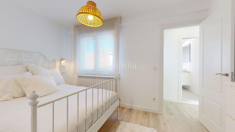 Foto d1ea4ba6-6a0e-492f-a663-a60a0f02d475. Dúplex a calle darío de regoyos 25 a Fozaneldi - Tenderina Oviedo