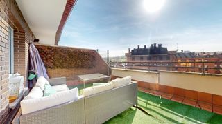 D�plex en Calle dar�o de regoyos 25. �tico d�plex reformado con terraza en venta en la calle dar�o de