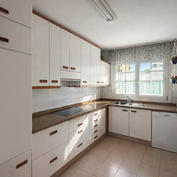 Foto f732ad7c-f6af-4f7f-a677-96e184542d34. Casa adossada a calle los fresnos 13 a Llanera