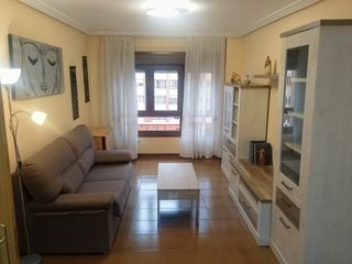 Affitto Piccolo appartamento in Calle fuertes acevedo 45. Apartamento amueblado en alquiler en la calle fuertes acevedo. o