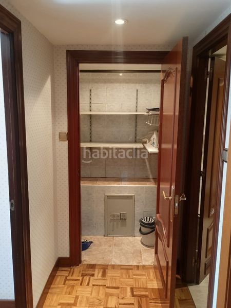Foto ee0ac9e4-7cdd-4170-b8e4-eccde03fb73e. Lloguer pis a calle marcelino suárez 12 a Vallobín Oviedo