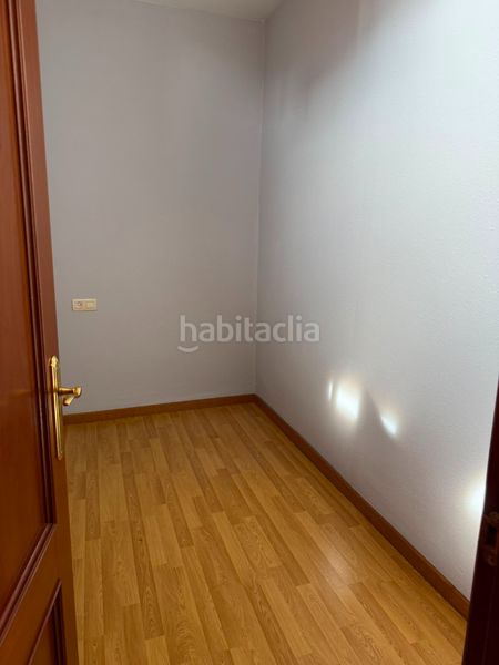 Foto bba4c313-7fa3-4e72-8c73-1a0d8f080f18. Pis a calle severo ochoa 31 a Pumarín Gijón