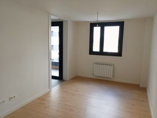 Location Appartement  Avenida de bruselas 8. Piso sin muebles en alquiler en la avenida de bruselas. oviedo.
