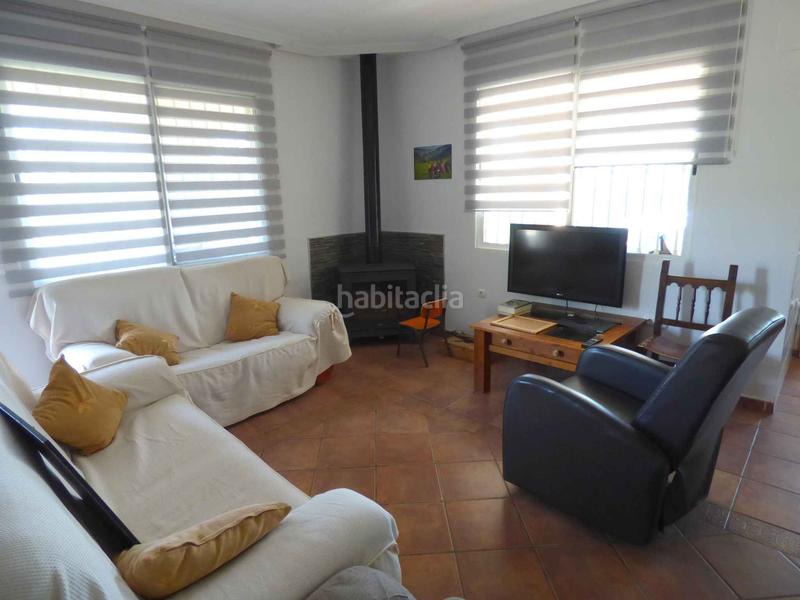 Foto a5629b2a-0f2b-4cc4-a72c-227f170fffc9. Finca rústica se vende chalet en Castalla