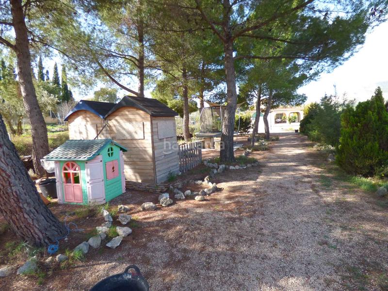 Foto ce649706-50ce-4628-b9da-91d3f1b27634. Finca rústica se vende chalet en Castalla