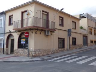 Casa  Carrer cardenal payá. Se vende casa céntrica en onil.