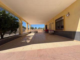 Masia  Carrer cervantes. Se vende casa de campo en onil.