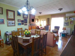 Doppelhaus  Carrer cervantes. Se vende casa en onil