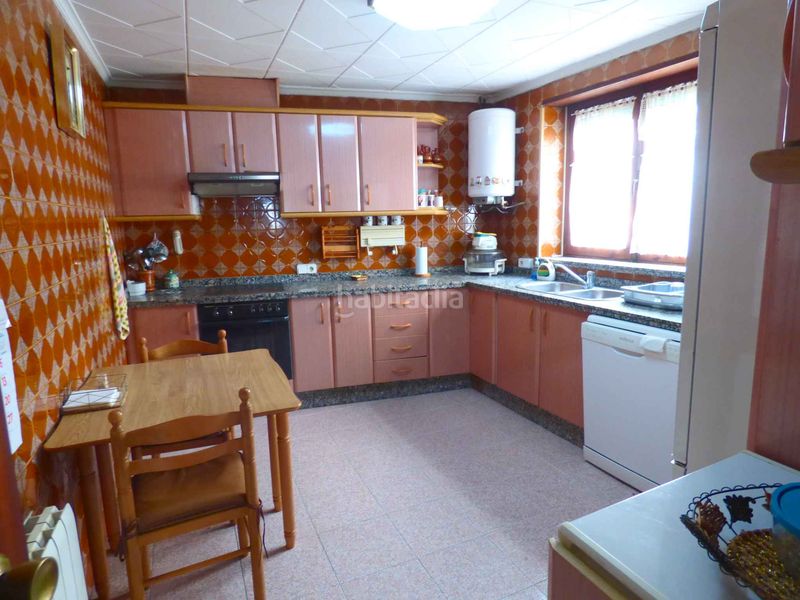 Foto a61f8f5d-6a7e-4f86-b4db-1837de53c7ed. Casa aparellada amb xemeneia calefacció a Onil