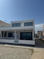 Chalet in Playa Tamarit-Playa Lissa. Exclusiva villa frente al mar en primera línea en santa pola  lu