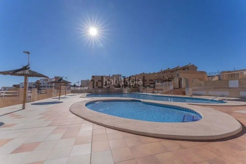 Foto 6b0526cb-57fa-4e8f-a738-ec316e2e88c7. Casa amb aparcament piscina a Los Arenales del Sol Elche / Elx