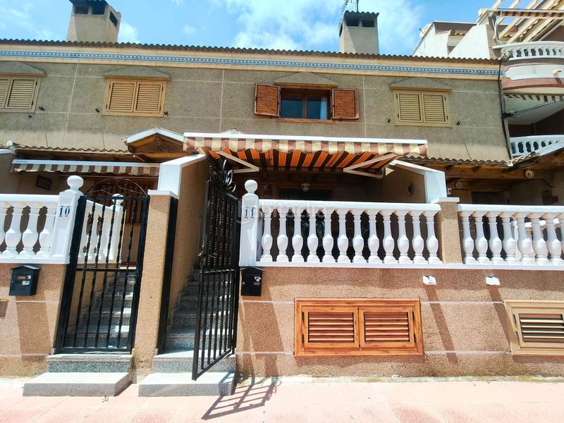 Foto f9e2f705-78a3-4f64-b717-42c3e0a790c9. Casa a Gran Playa Santa Pola
