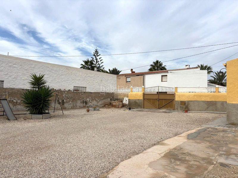 Foto d6d2ee9e-cd83-47d9-a9e9-4ab7bde95372. Masia a Crevillente