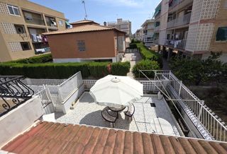 Casa adossada en Gran Playa. Se vende encantadora casa de esquina a solo 250 m de la gran pla