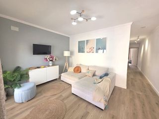 Appartement en Playa Tamarit-Playa Lissa. Exclusiva vivienda reformada en santa pola, a solo 60 metros de