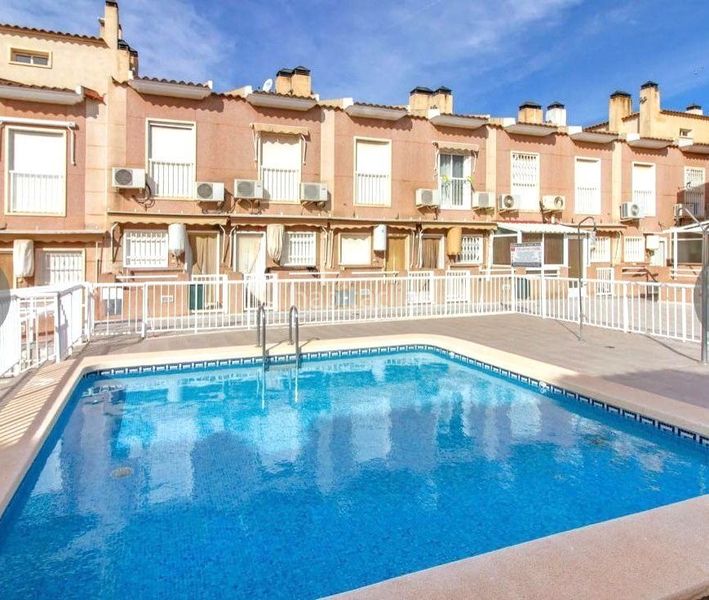 Foto 84a9c647-fd19-4fc1-89ec-f4ae5b130fb1. Dúplex amb calefacció piscina a Gran Playa Santa Pola