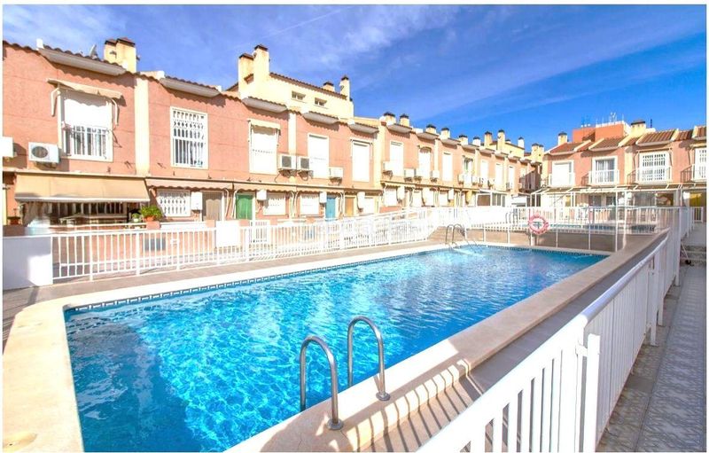 Foto ba3ae227-f863-4e14-9f58-f41b0f4063bd. Dúplex amb calefacció piscina a Gran Playa Santa Pola