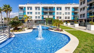 Apartment en Norte. Moderno apartamento con gran terraza, piscina y p�del en santa p