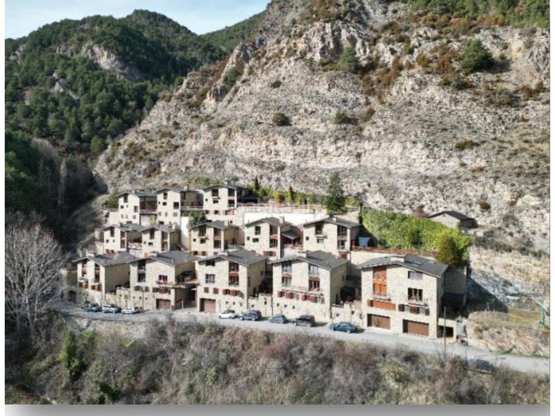 Foto c4b3c206-b202-4425-9980-0fcdd761e10d. Casa adosada  totalmente reformada en Sant Julià de Lòria
