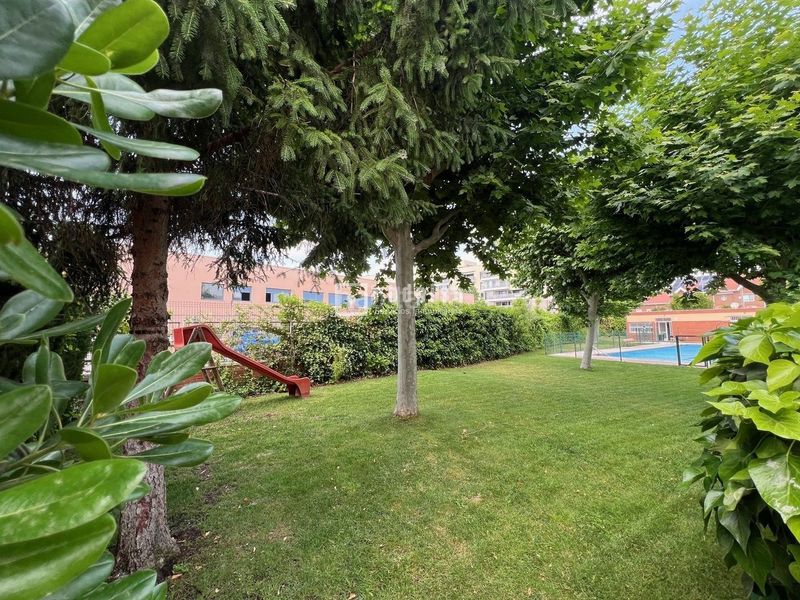 Foto b31e315b-339d-4675-b8ce-a0fa1f025f70. Xalet amb calefacció aparcament piscina a Ensanche Alcalá de Henares