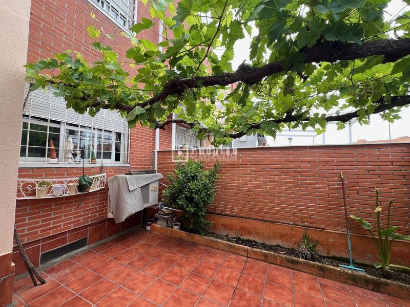 Foto d0e68f43-d17d-4662-bdc9-441c7d92fba8. Xalet amb calefacció aparcament piscina a Ensanche Alcalá de Henares