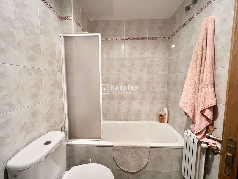 Foto d9d03c83-ff2b-4f6d-9a75-61c1685439e0. Xalet amb calefacció aparcament piscina a Ensanche Alcalá de Henares