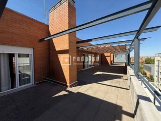 Location Attique à Ensanche. Redpiso alcala de henares ensanche alquila atico
