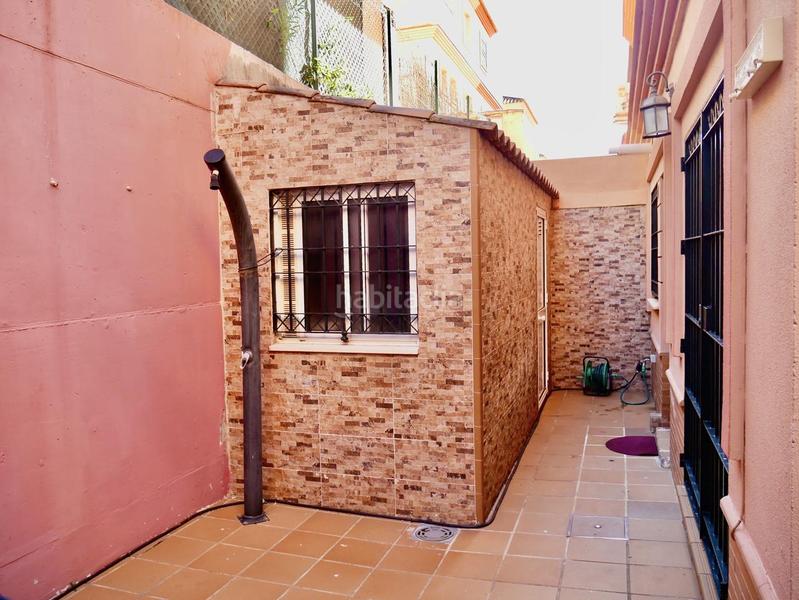 Foto 08841e48-6b18-42a3-b16d-8d1bfba26eac. Casa bifamiliare con parcheggio in Aljamar Tomares