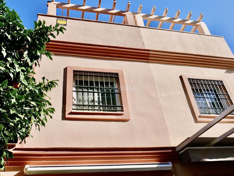 Foto 40e12d8b-c4e6-4227-834c-a96dc5ac52a4. Casa bifamiliare con parcheggio in Aljamar Tomares