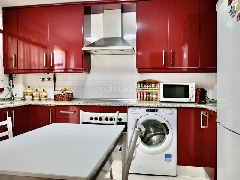 Foto 58c37666-76e1-42aa-9ade-23042bab2ec6. Casa bifamiliare con parcheggio in Aljamar Tomares